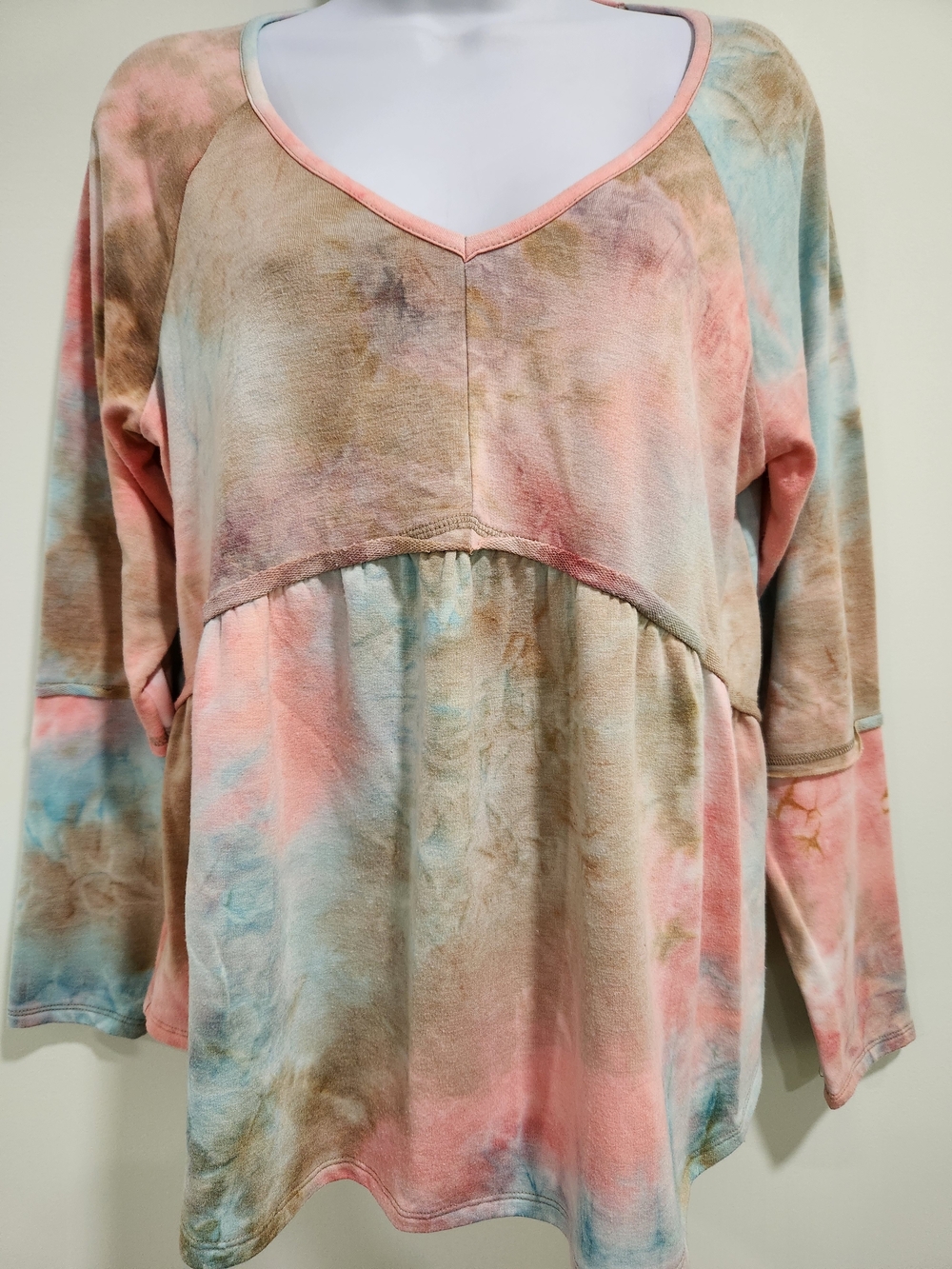 Relaxed V-Neck Peplum Tunic in Pastel Tie-Dye - Pink, Blue & Tan